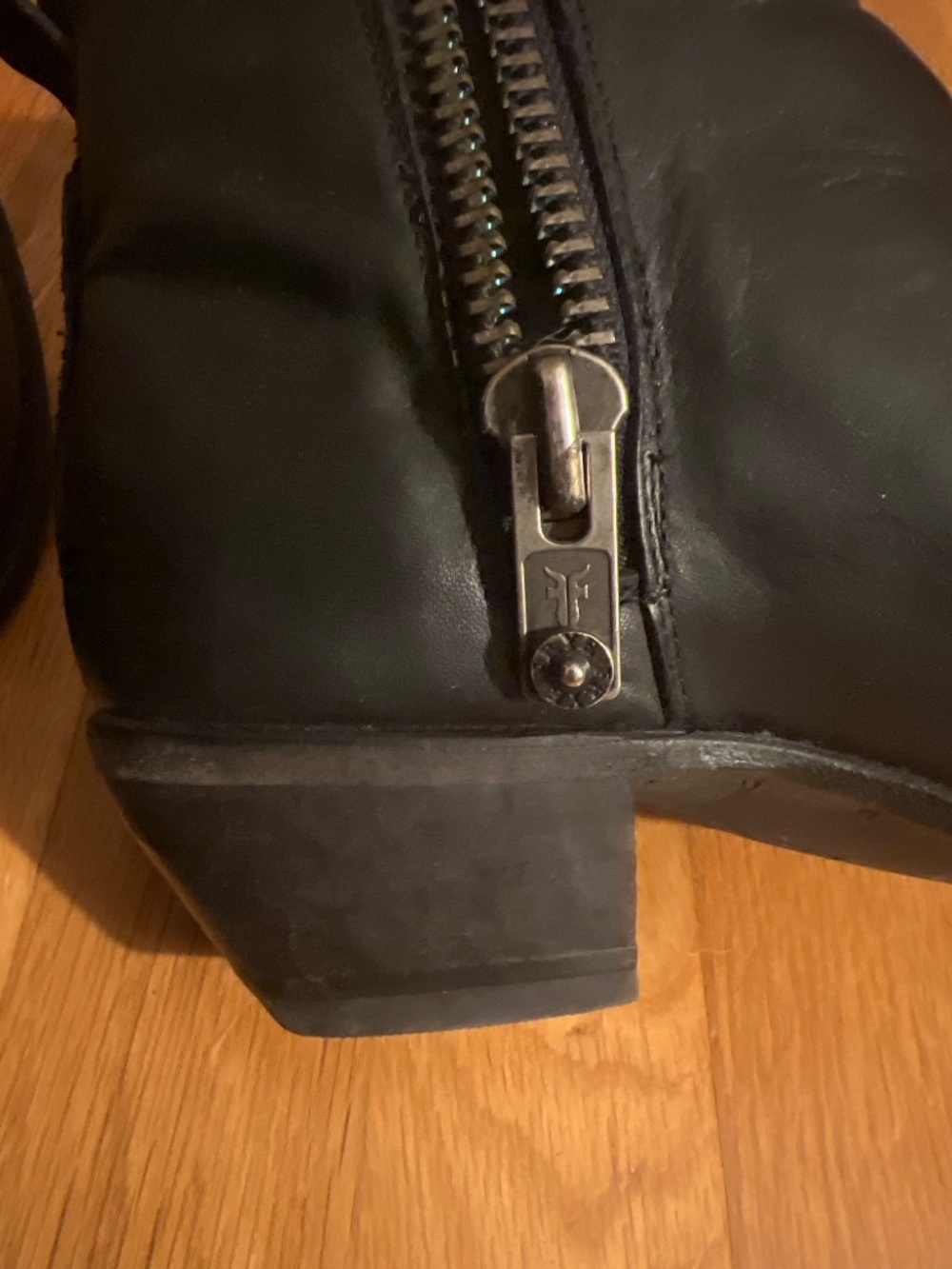Frye Sasha Moto Shortie - black ankle boots/booties - size 6.5 - Picture 6 of 8